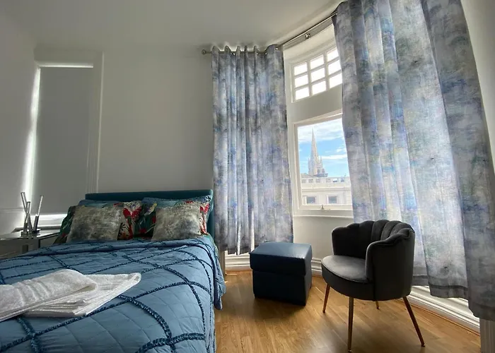 Seaside Rentals Bournemouth Centre - Large 3Br, Wifi, Beach 8 Min Walk