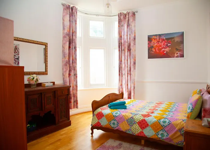 Seaside Rentals Bournemouth Centre - Large 3Br, Wifi, Beach 8 Min Walk